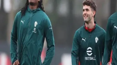 大乐透期号专家推荐：拉姆齐对曼联假摔黄牌误判分析